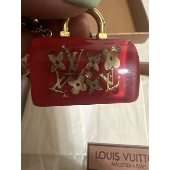 Louis Vuitton Portecle Speedy Inclusion Keychain Gold Red Pink LV Logo Bagcharm - Picture 11 of 13